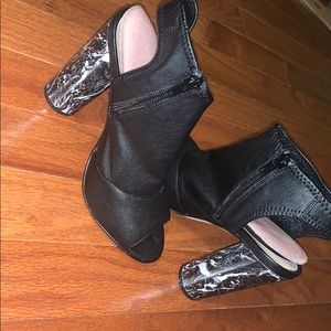 marble black and white open toe heel